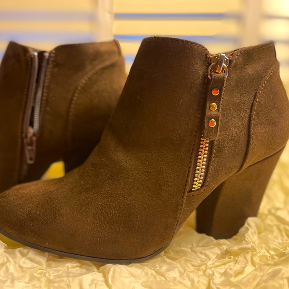 La Halle booties. Synthetic brown suede, double zipper.  NWT SIZE 38 - Picture 6 of 11